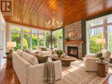15 MUSKOKA BAY BOULEVARD | Gravenhurst Ontario | Slide Image Four