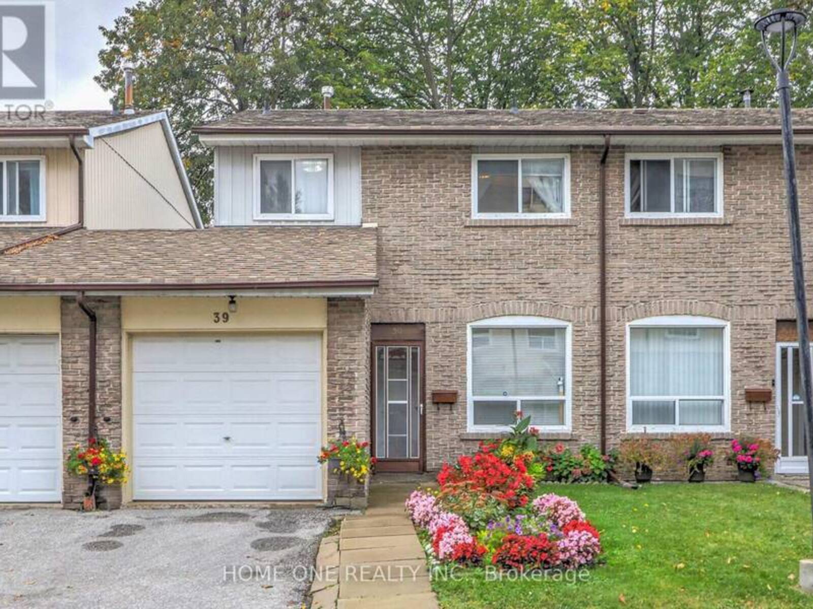 39 - 44 CHESTER LE BOULEVARD, Toronto, Ontario M1W 2M8