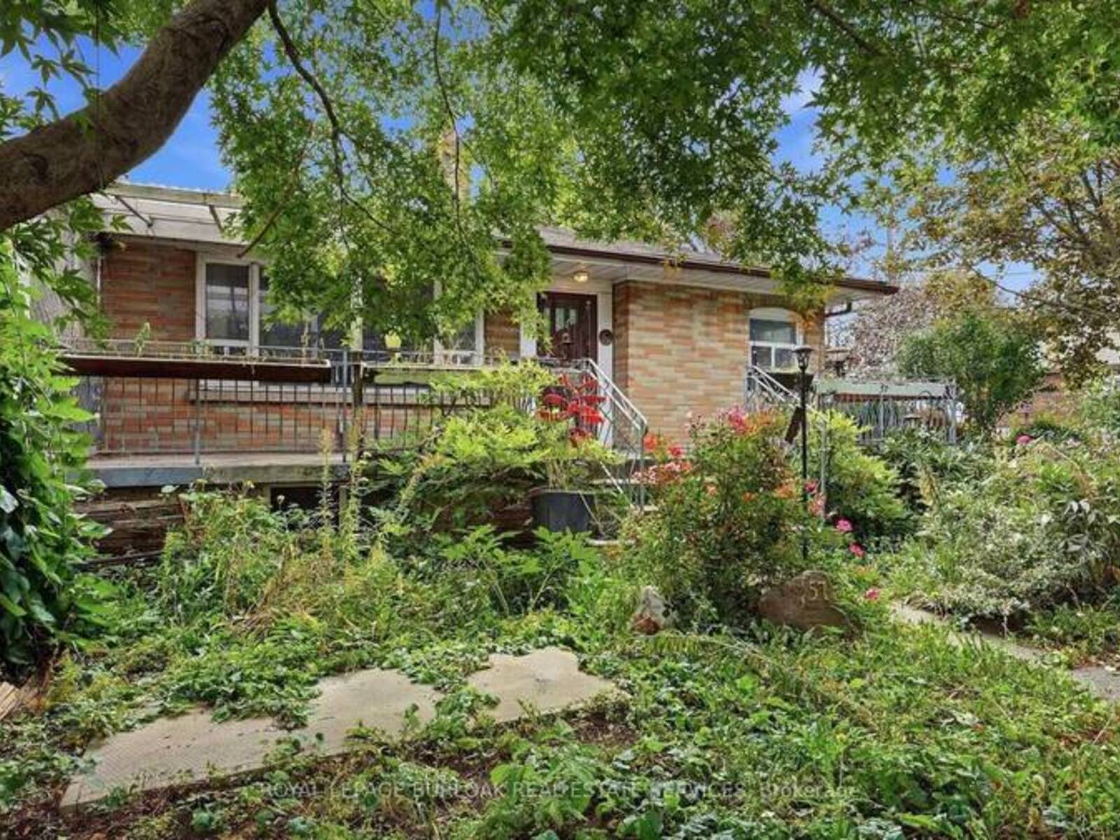 57 LAMBTON AVENUE, Toronto, Ontario M6N 2S3