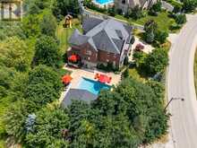 33 BARRACLOUGH BOULEVARD | Halton Hills Ontario | Slide Image Two