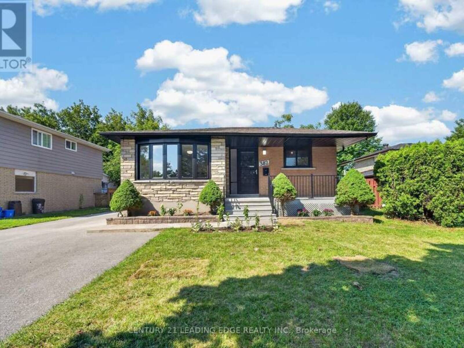 382 FAIRLAWN STREET, Oshawa, Ontario L1J 4R3