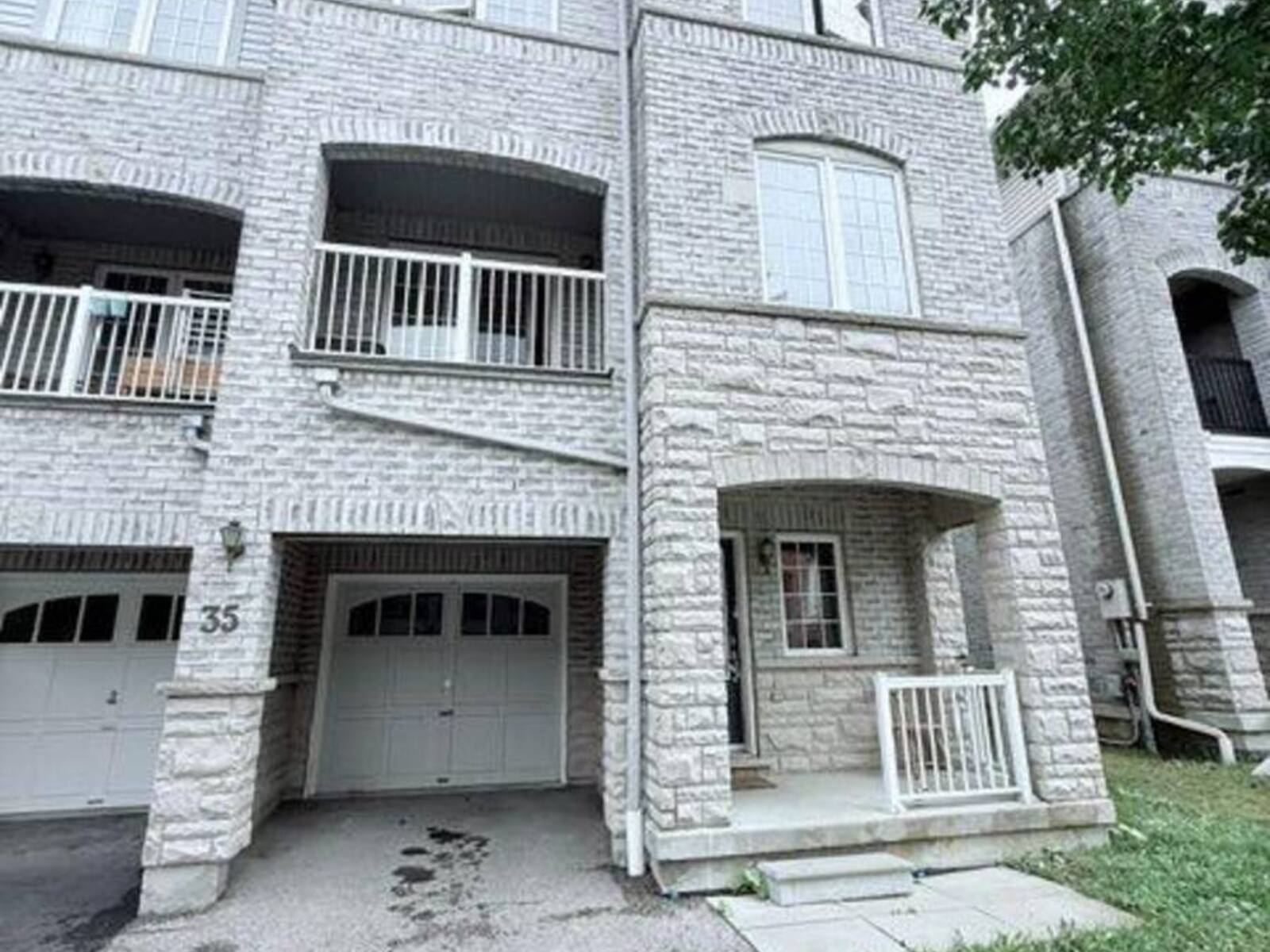 35 LINNELL STREET, Ajax, Ontario L1Z 0K8