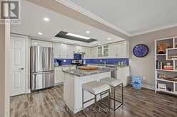 605 - 5 WELDRICK ROAD W | Richmond Hill Ontario | Slide Image Eight