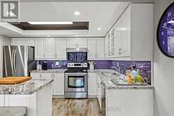 605 - 5 WELDRICK ROAD W | Richmond Hill Ontario | Slide Image Nine