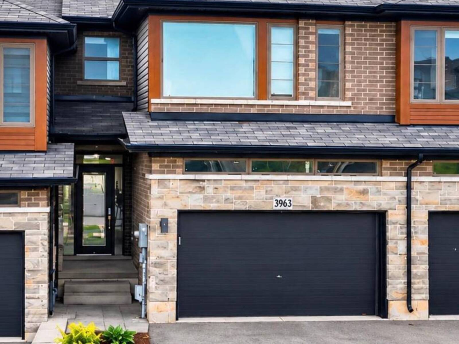 3963 CROWN STREET, Beamsville, Ontario L3J 0T1