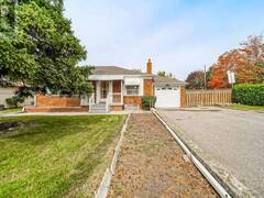 428 MAPLE LEAF DRIVE Toronto Ontario, M6L 1P7