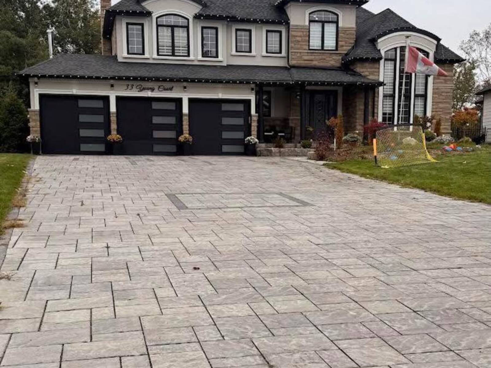 33 YOUNG COURT, Orangeville, Ontario L9W 0A8