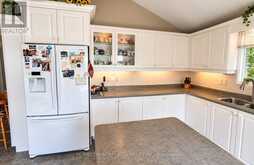 27 HILLCREST AVENUE | Kawartha Lakes Ontario | Slide Image Thirteen