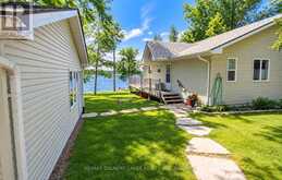 27 HILLCREST AVENUE | Kawartha Lakes Ontario | Slide Image Three