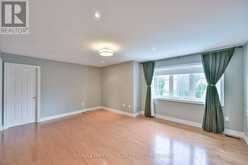 11 CANDLELIGHT DRIVE | Richmond Hill Ontario | Slide Image Ten