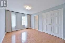 11 CANDLELIGHT DRIVE | Richmond Hill Ontario | Slide Image Eighteen