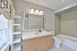11 CANDLELIGHT DRIVE | Richmond Hill Ontario | Slide Image Nineteen