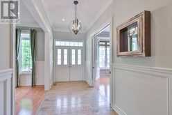 11 CANDLELIGHT DRIVE | Richmond Hill Ontario | Slide Image Three