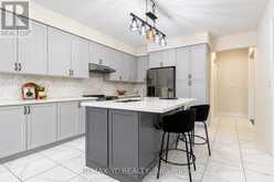 126 DURHAM AVENUE | Barrie Ontario | Slide Image Eleven