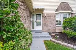 1527 FORESTDALE COURT | Oakville Ontario | Slide Image Five