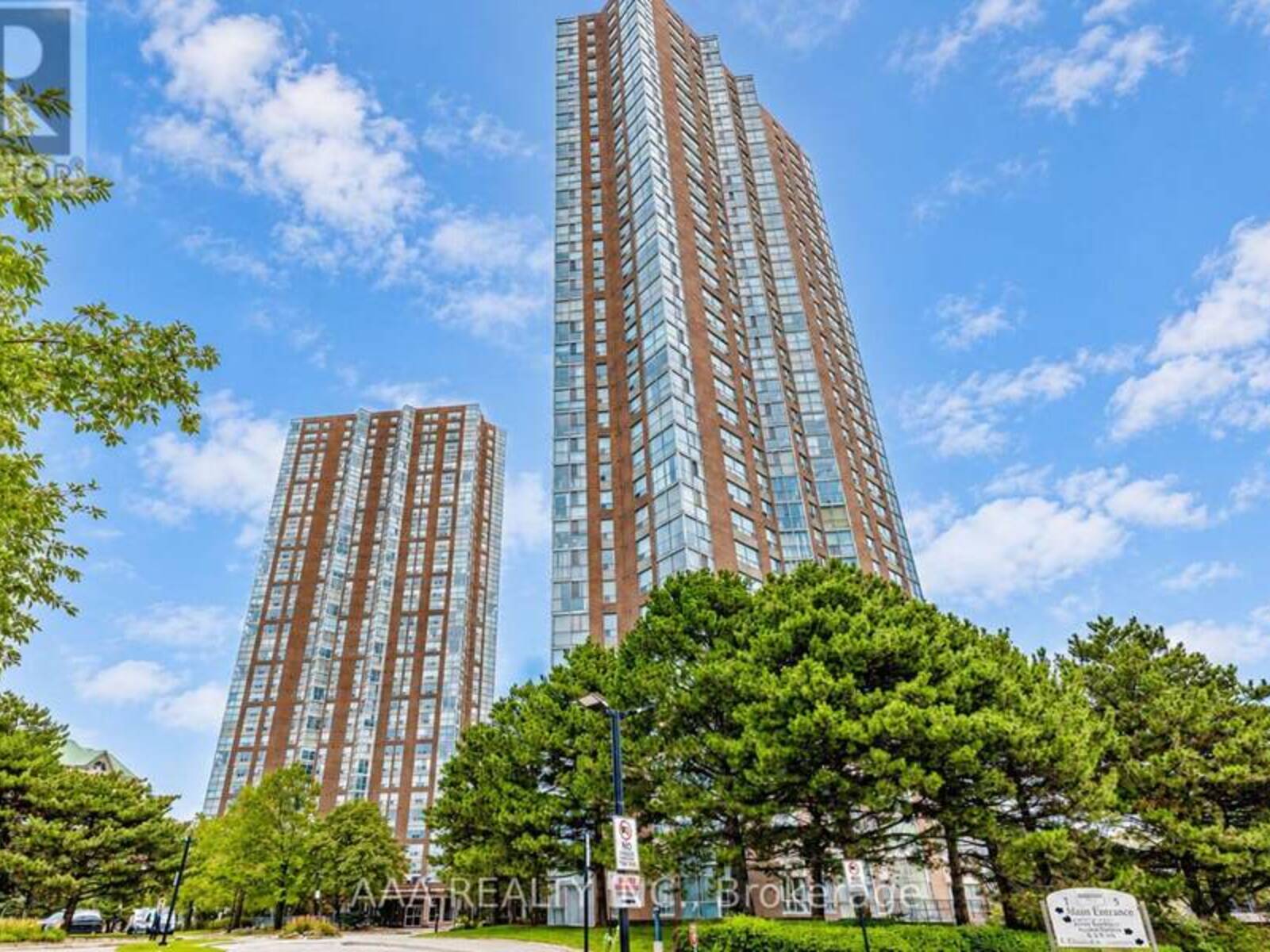 2101 - 5 CONCORDE PLACE, Toronto, Ontario M3C 3M8