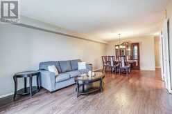 603 - 40 HARDING BOULEVARD W | Richmond Hill Ontario | Slide Image Twelve