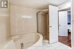 603 - 40 HARDING BOULEVARD W | Richmond Hill Ontario | Slide Image Twenty-seven