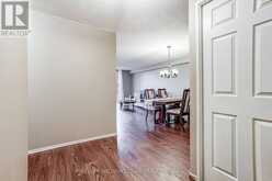 603 - 40 HARDING BOULEVARD W | Richmond Hill Ontario | Slide Image Seven