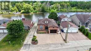 319 OLD MOSLEY STREET | Wasaga Beach Ontario | Slide Image One