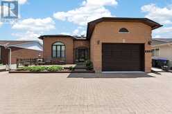 319 OLD MOSLEY STREET | Wasaga Beach Ontario | Slide Image Two