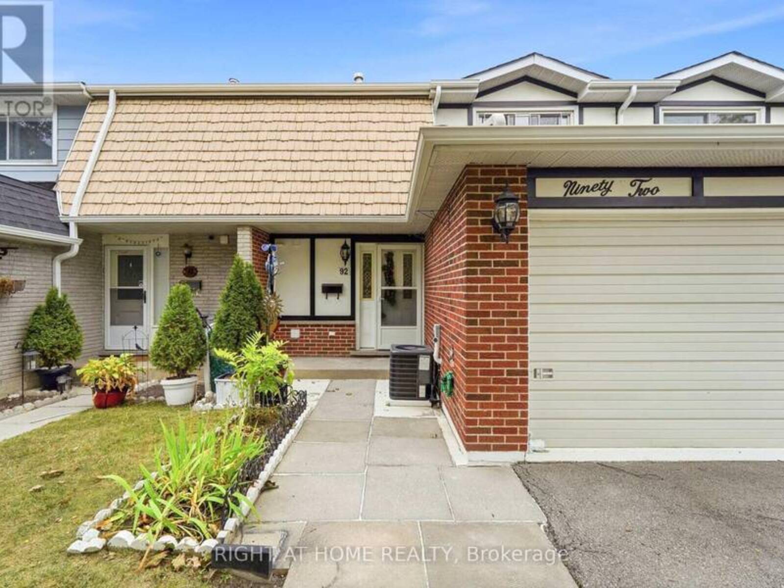 92 - 92 ST ANDREWS DRIVE, Hamilton, Ontario L8K 6H4