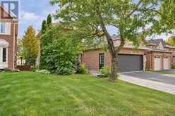 14 CRAWFORD ROSE DRIVE | Aurora Ontario | Slide Image Three