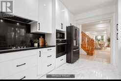 70 - 190 HARDING BOULEVARD W | Richmond Hill Ontario | Slide Image Eight