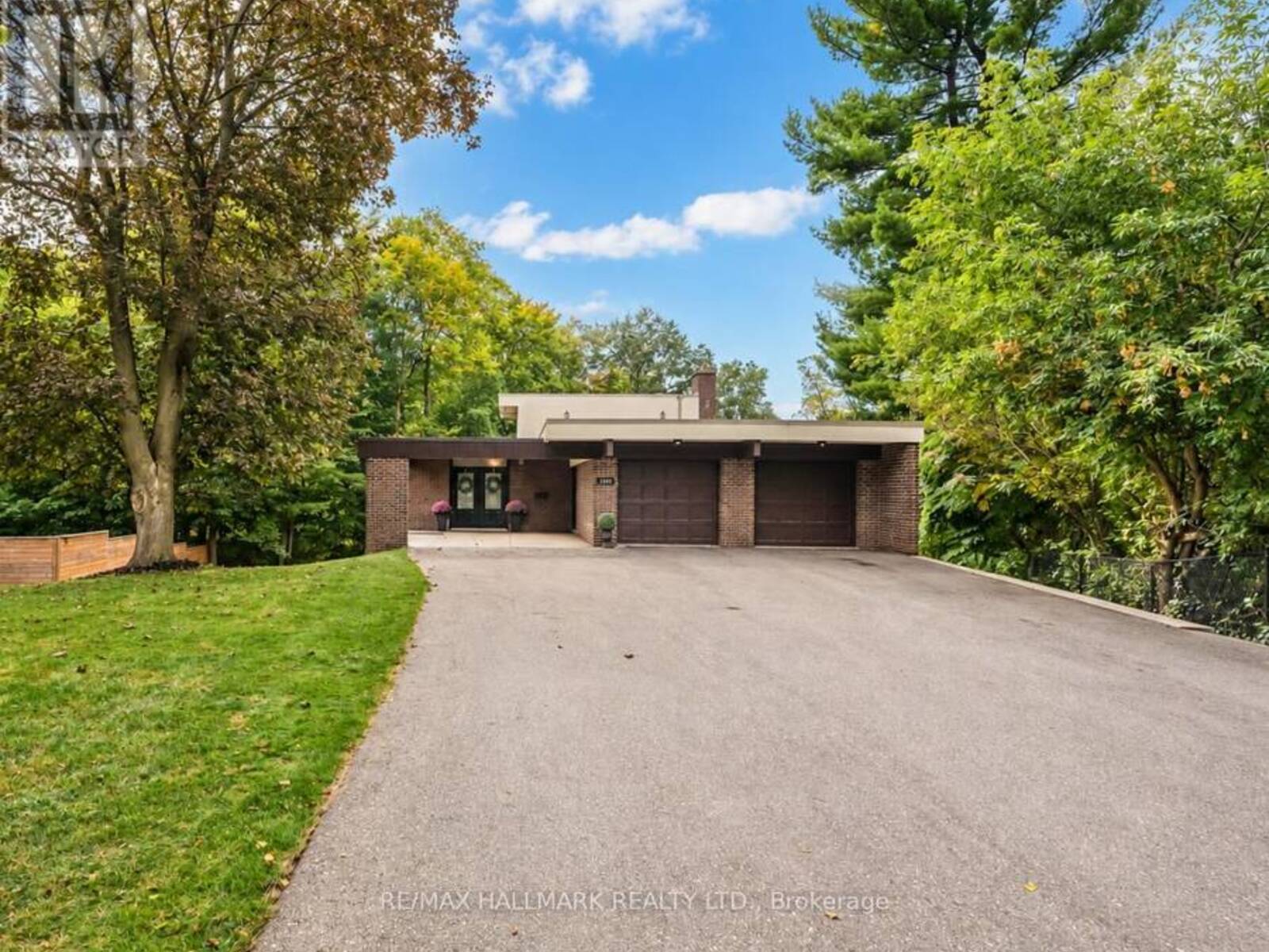 1499 ASHINGTON COURT, Mississauga, Ontario L5C 1R5