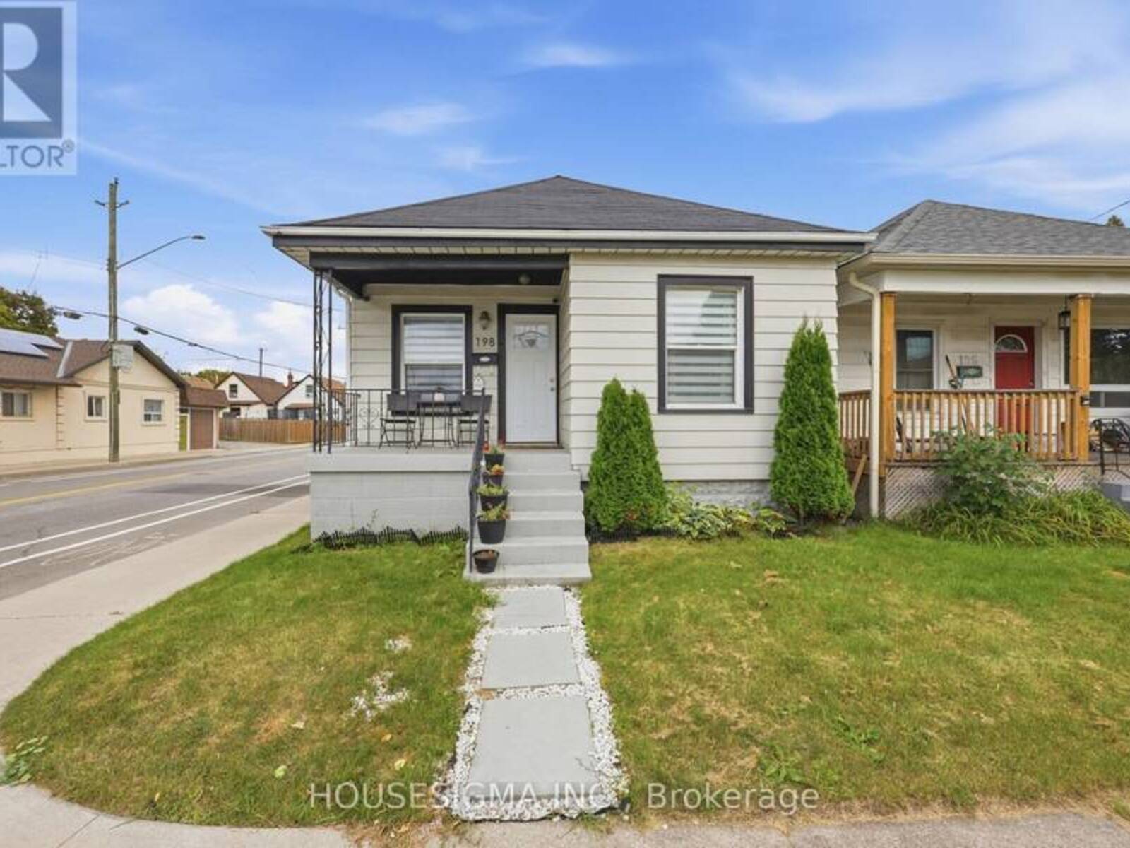 198 WEIR STREET N, Hamilton, Ontario L8H 5E9