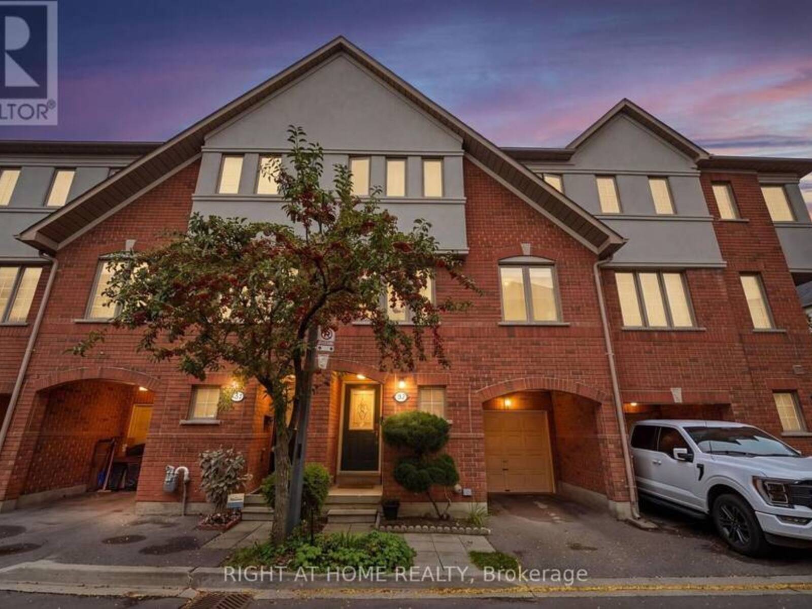 2 - 23 WEST DEANE PARK DRIVE, Toronto, Ontario M9B 2R5