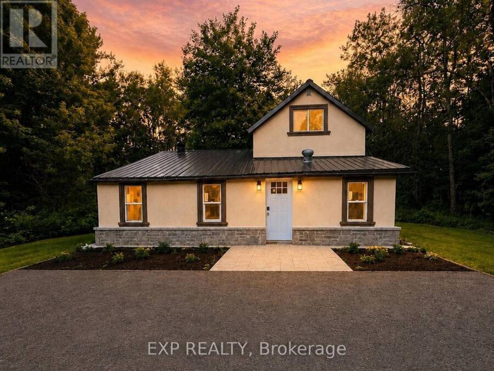 137 OLD NORTH ROAD S, Huntsville, Ontario P1H 2J4