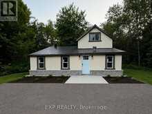 137 OLD NORTH ROAD S | Huntsville Ontario | Slide Image Two
