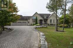 5 RIVER STONE COURT | East Gwillimbury Ontario | Slide Image Three