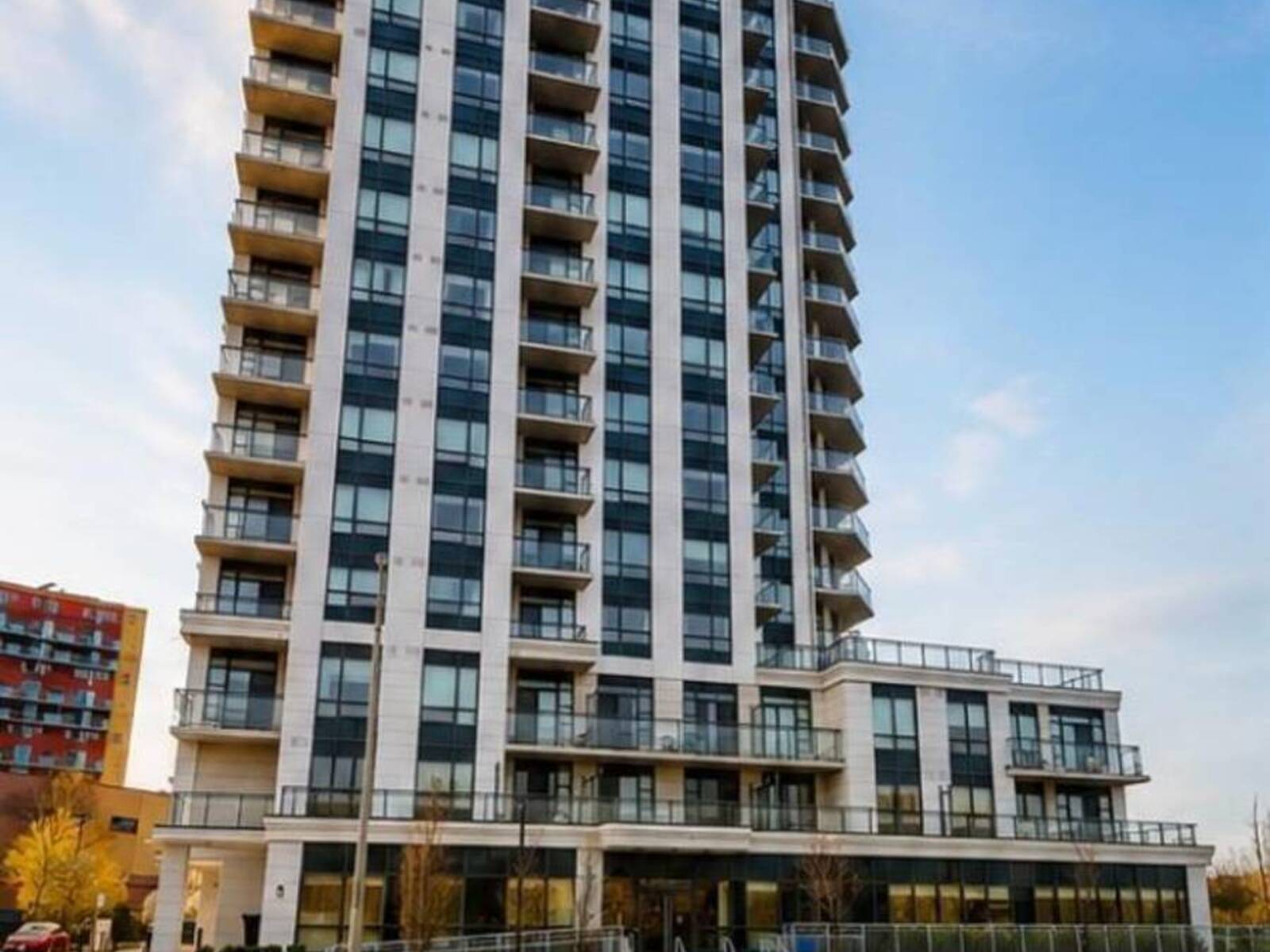 1512 - 840 QUEENS PLATE DRIVE, Toronto, Ontario M9W 6Z3