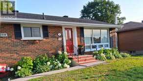 463 GREENWOOD AVENUE | North Bay Ontario | Slide Image Two