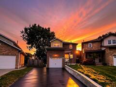 26 WINSTON CRESCENT Whitby Ontario, L1N 6Y1