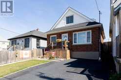 118 JULIAN AVENUE | Hamilton Ontario | Slide Image Three