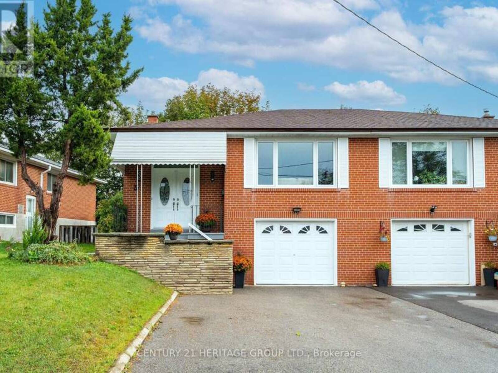 37 GAMBELLO CRESCENT, Toronto, Ontario M3J 1W2