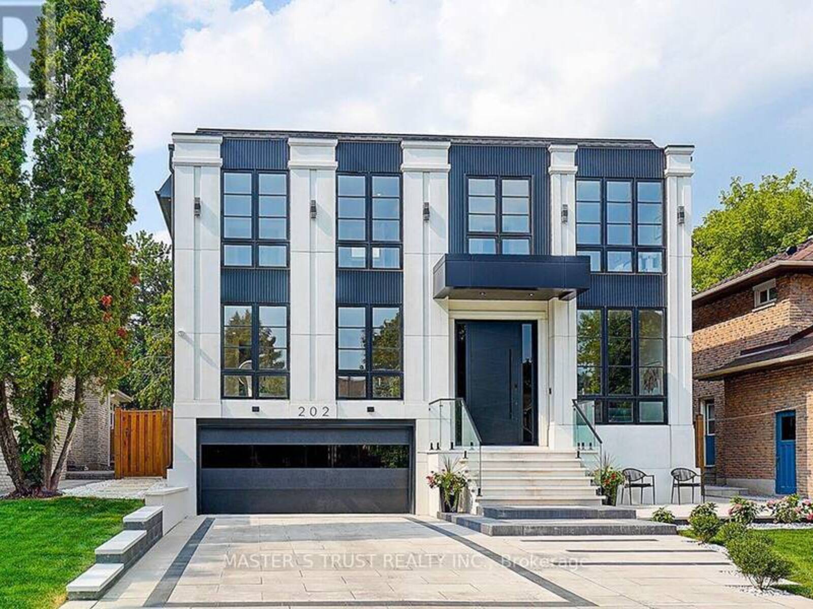 202 CARLTON ROAD, Markham, Ontario L3R 3L8