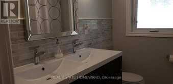 4 MOORECROFT CRESCENT | Toronto Ontario | Slide Image Eleven