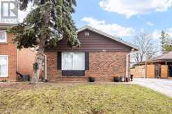4 MOORECROFT CRESCENT | Toronto Ontario | Slide Image Twelve