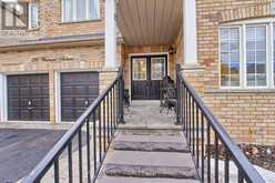 196 WAINSCOT AVENUE | Newmarket Ontario | Slide Image Three