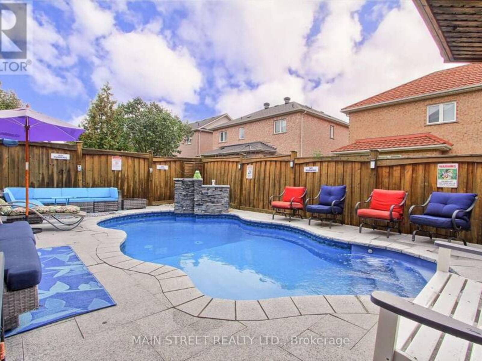 196 WAINSCOT AVENUE, Newmarket, Ontario L3X 2X4
