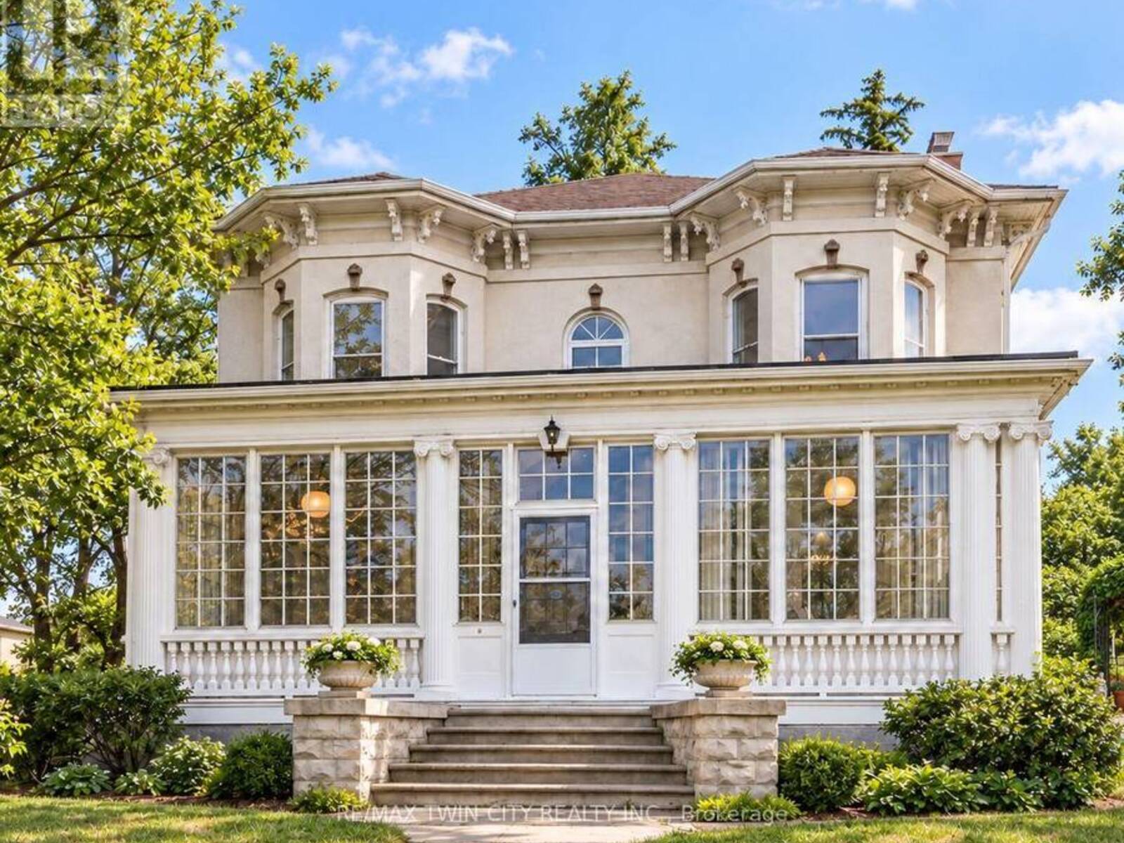 66 PARK HILL ROAD E, Cambridge, Ontario N1R 1P7