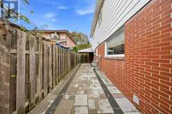18 DOLAN GATE | Toronto Ontario | Slide Image Thirty-three