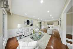 18 DOLAN GATE | Toronto Ontario | Slide Image Nine