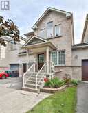 4882 VIENNA COURT | Mississauga Ontario | Slide Image Three