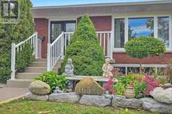 465 MAPLE LEAF DRIVE | Toronto Ontario | Slide Image Four