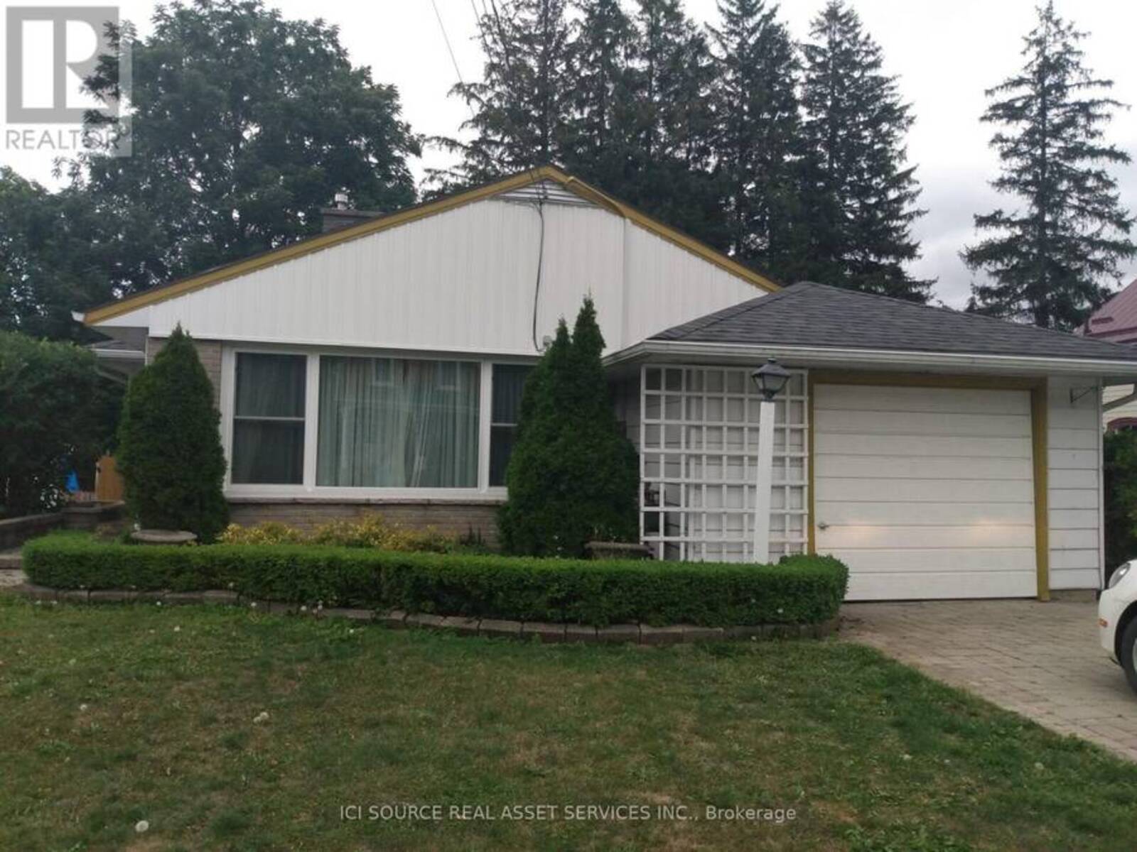 20 JOHNSON STREET, Prince Edward, Ontario K0K 2T0